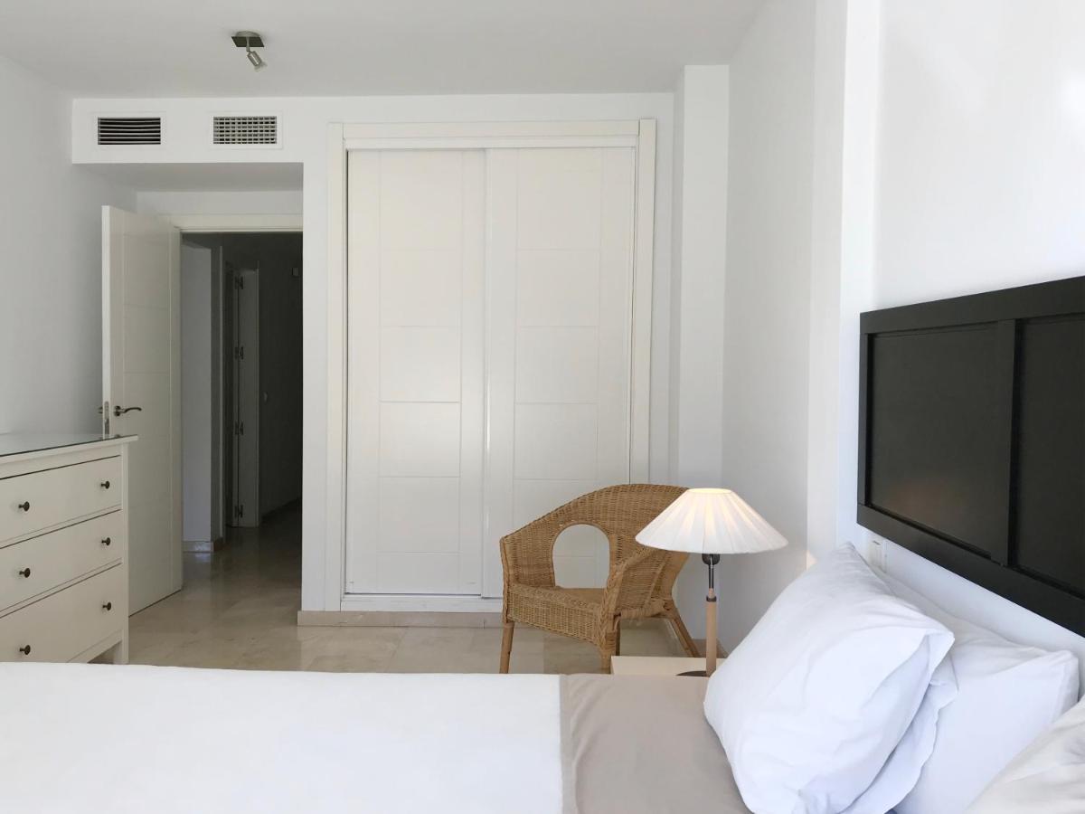 Apartamentos Dona Carmen Малага Экстерьер фото